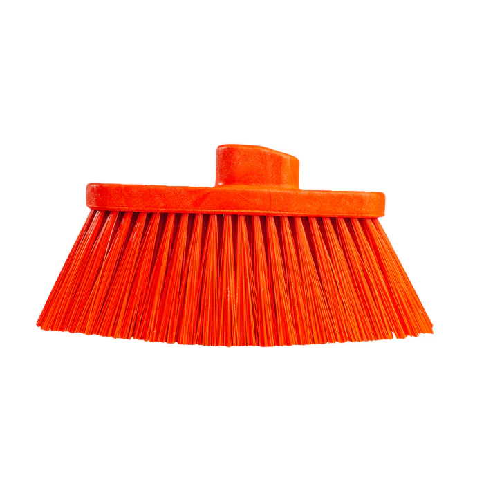 ESCOBA PBT MEDIA NARANJA